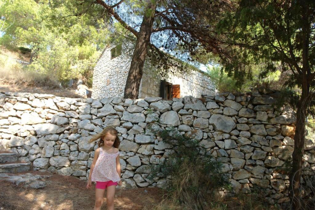 A Small Stone House By The Sea, In A Wineyard Nerezisca Екстер'єр фото