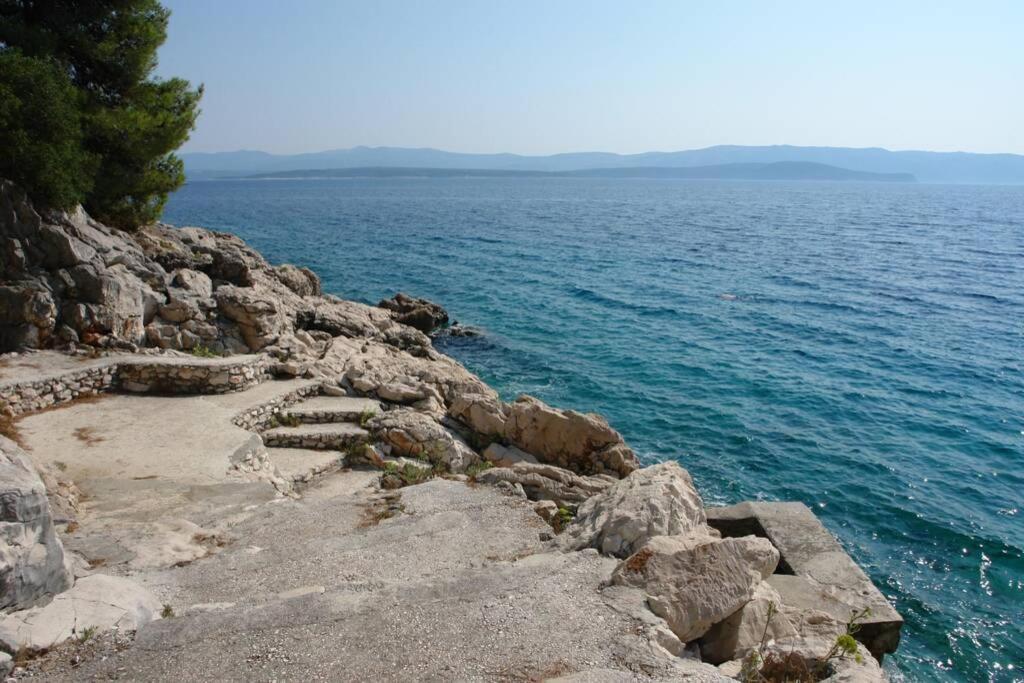 A Small Stone House By The Sea, In A Wineyard Nerezisca Екстер'єр фото