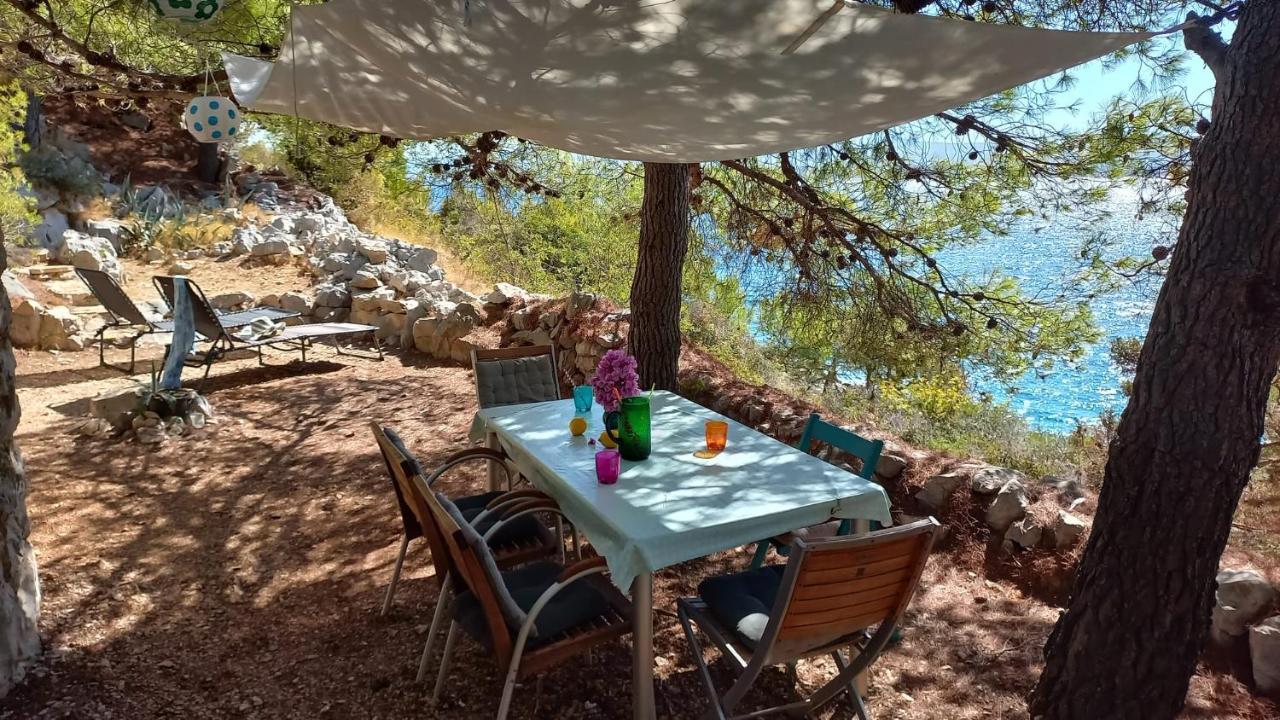 A Small Stone House By The Sea, In A Wineyard Nerezisca Екстер'єр фото