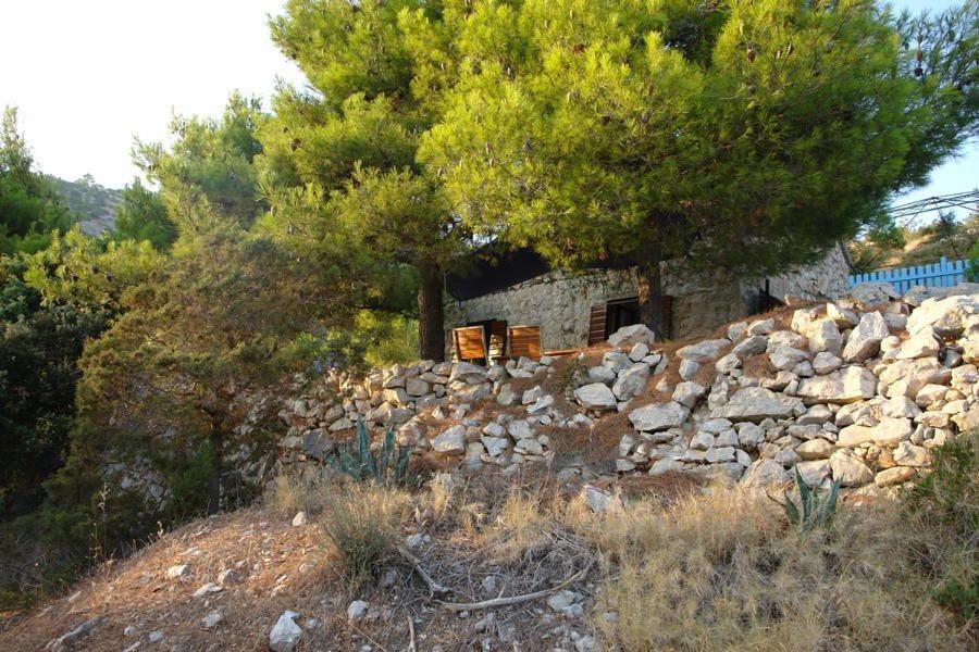 A Small Stone House By The Sea, In A Wineyard Nerezisca Екстер'єр фото